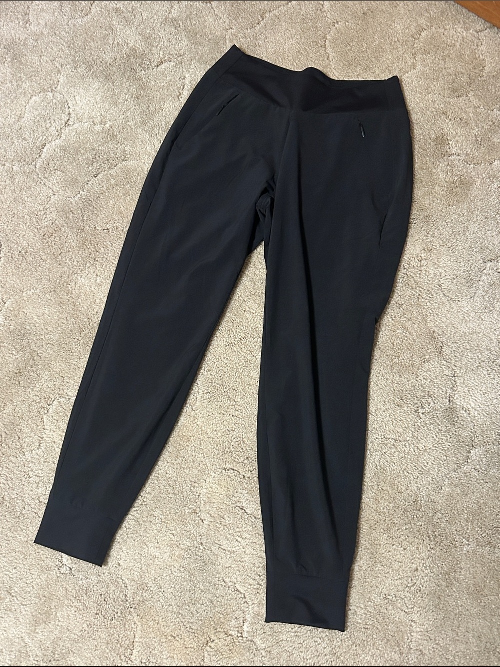 Athleta lined joggers with zip pockets